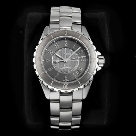 Pre-owned Chanel J12 Automatic 38mm H2979
